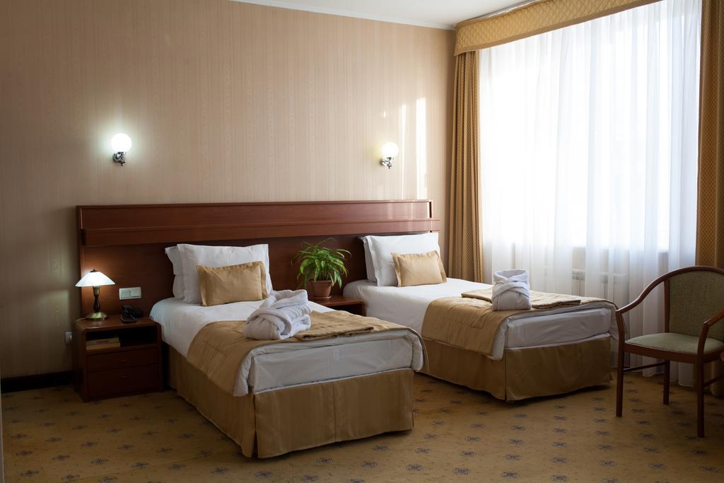 City Hotel Tien Shan Koktobe Eksteriør billede