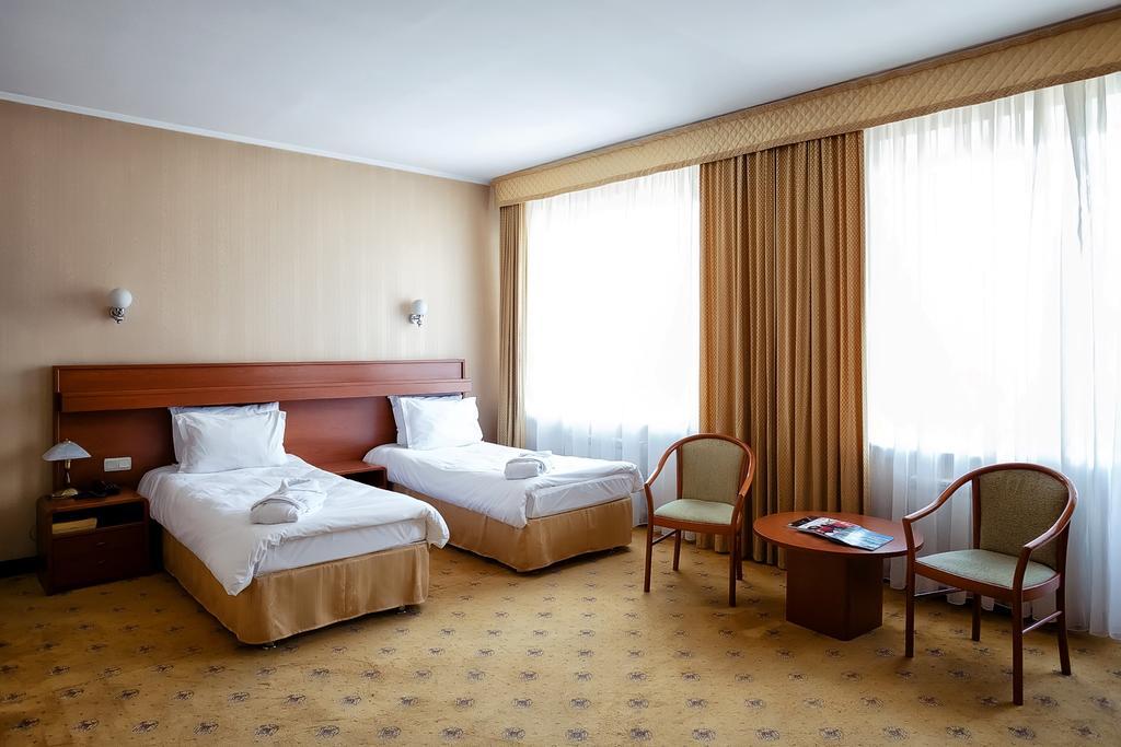City Hotel Tien Shan Koktobe Eksteriør billede