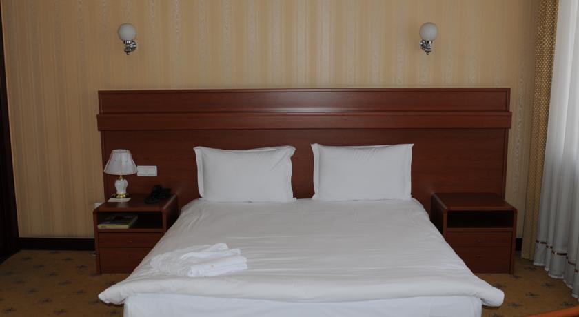 City Hotel Tien Shan Koktobe Eksteriør billede