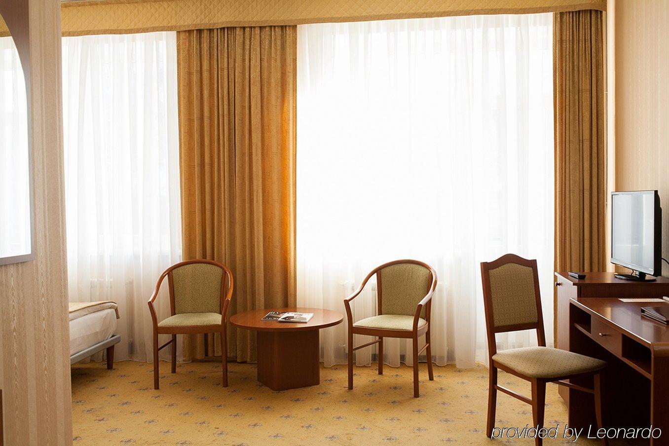 City Hotel Tien Shan Koktobe Eksteriør billede