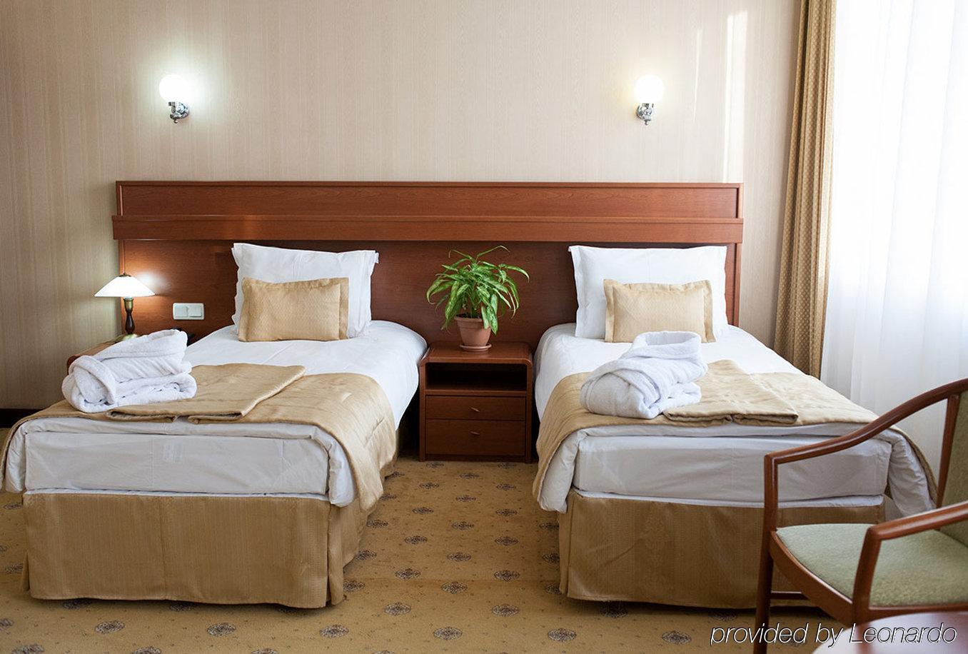 City Hotel Tien Shan Koktobe Eksteriør billede
