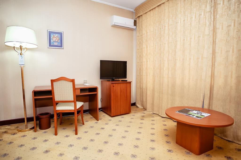 City Hotel Tien Shan Koktobe Eksteriør billede