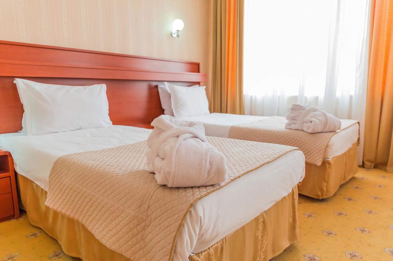 City Hotel Tien Shan Koktobe Eksteriør billede