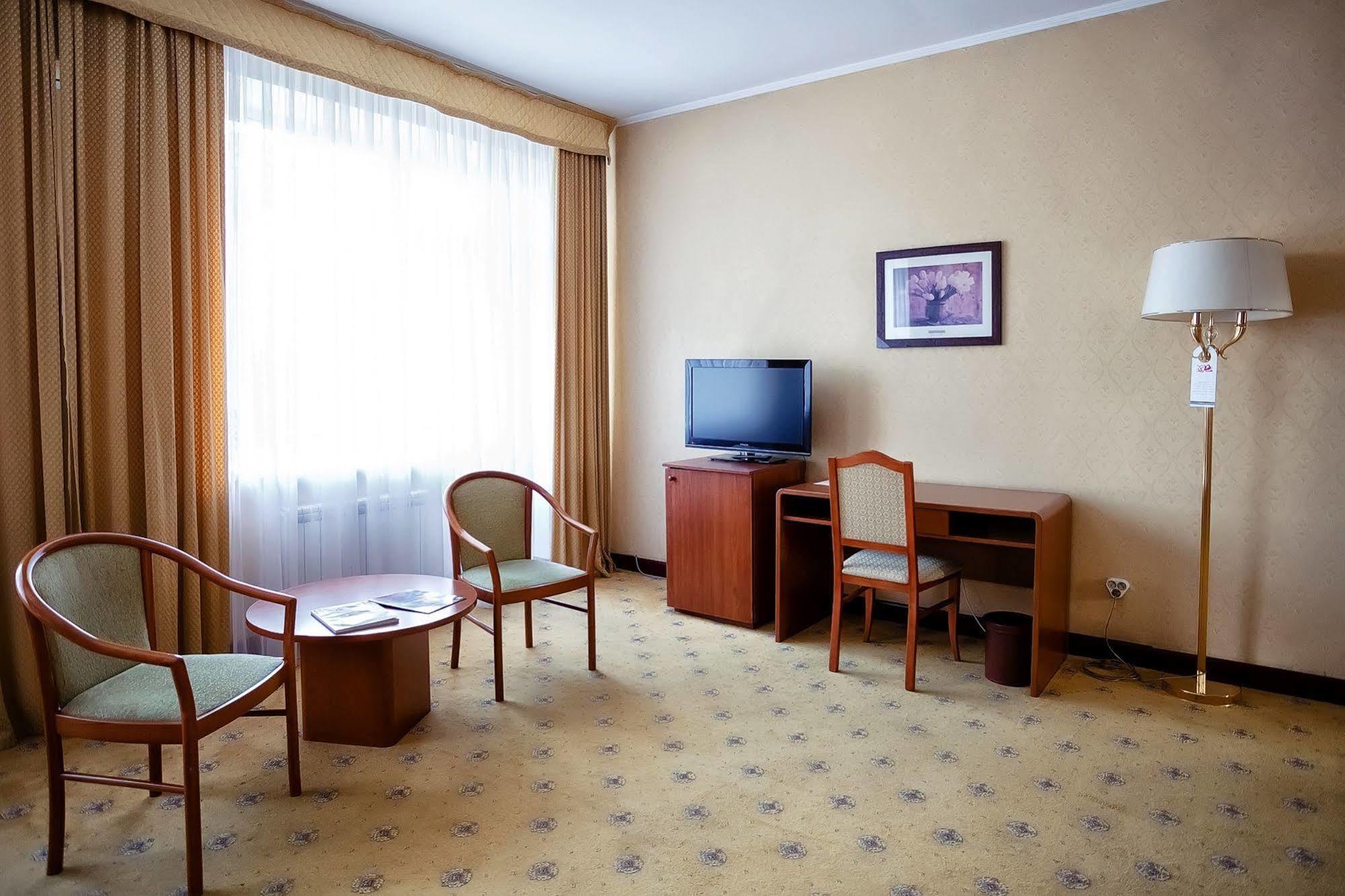City Hotel Tien Shan Koktobe Eksteriør billede