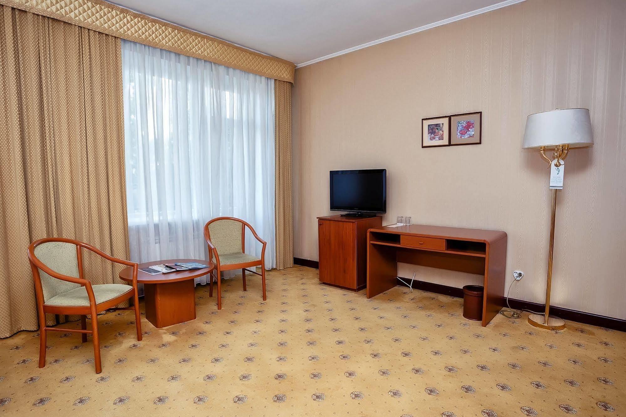 City Hotel Tien Shan Koktobe Eksteriør billede