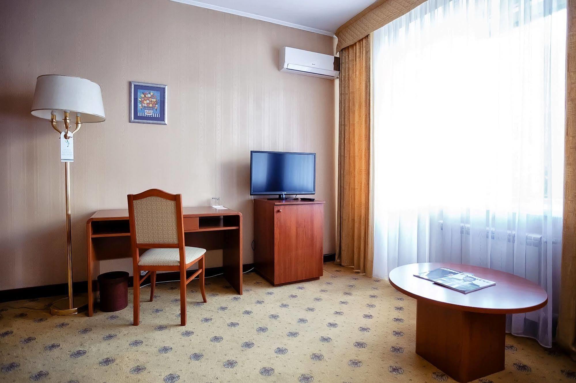 City Hotel Tien Shan Koktobe Eksteriør billede